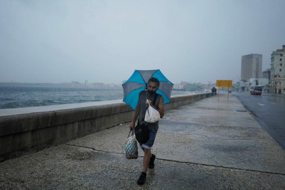 Furacão se aproxima da região oeste de Cuba