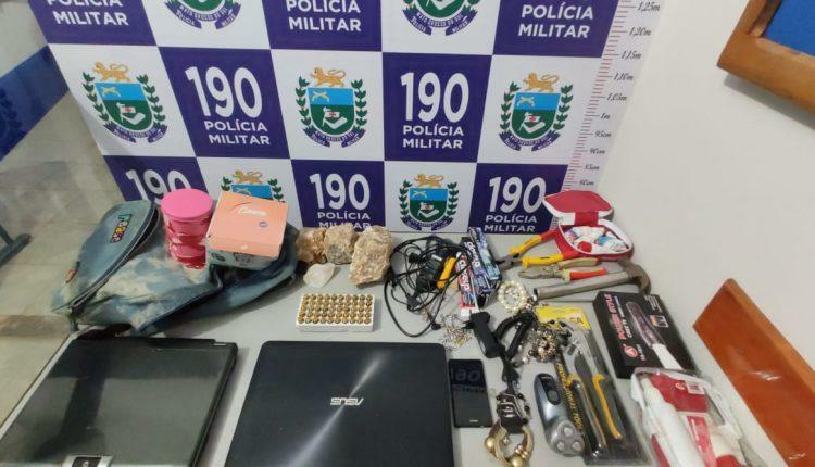 Objetos recuperados pela PM. (Divulgação)