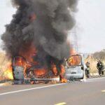 Veículo foi destruído pelas chamas. Foto: Divulgação
