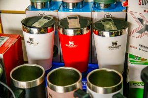 Copo e caneca Stanley ainda são sensação em Campo Grande
