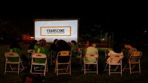 Alunos da oficina no Aero Rancho participaram da sessão de cinema no Parque Ayrton Senna