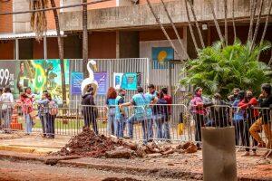 Equipes de fiscalização em call center durante princípio de incêndio em Campo Grande