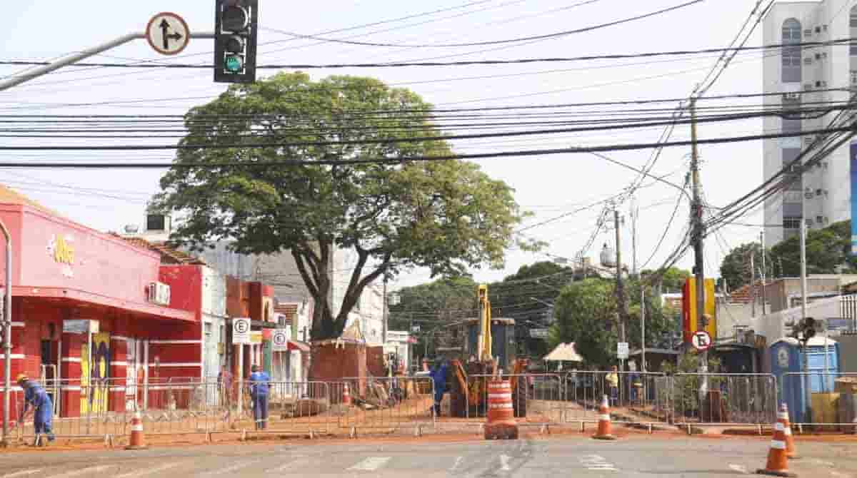 Interdição na Rua Rui Barbosa com a Barão do Rio Branco