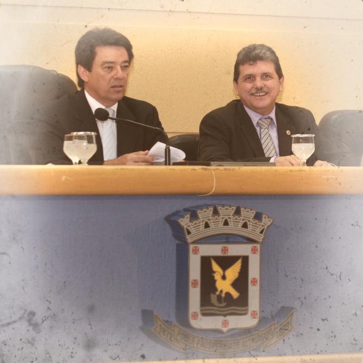 Imagem publicada por João Rocha mostra os dois juntos na Mesa Diretora da Câmara. (Foto: Reprodução/Facebook)