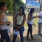 Jovens aguardam portões abrirem neste domingo com 3h de antecedência (Dayene Paz