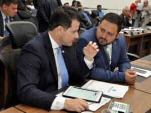 Marcio e Renato rejeitam restrição da tribuna (Foto: Luciana Nassar/ALMS)