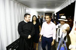 Marquinhos na inauguração do ponto de ônibus (Leonardo de França
