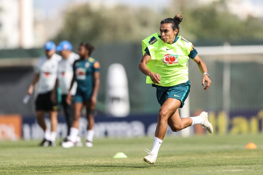 Marta teve contusão no músculo posterior da coxa esquerda durante treinamento (Foto: Divulgação/CBF)