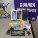 Celulares e dinheiro apreendidos pela Guarda. Foto: Divulgação