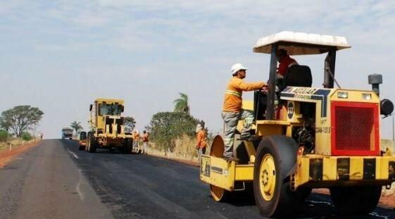 Obras de pavimentação na MS-295