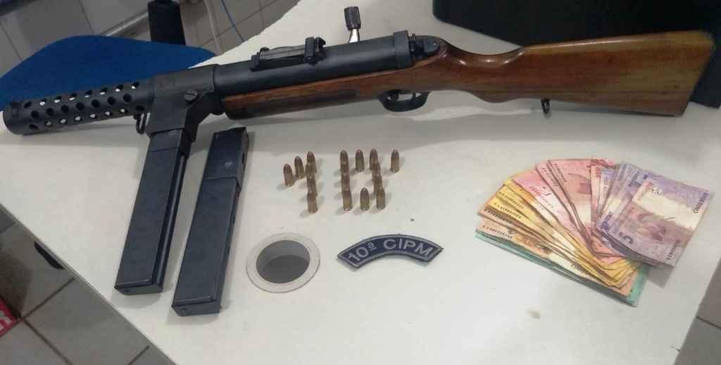 Em casa de suspeito também foi localizada cocaína e munições (Foto: Divulgação PM)