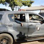 Policiais durante cumprimento de mandados na Operação Omertà