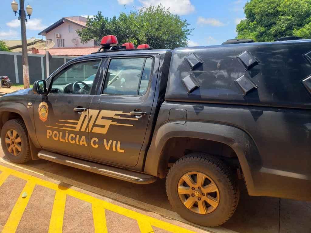 Agentes da polícia de Rio Brilhante também participam da ação. (Foto: Marcos Morandi