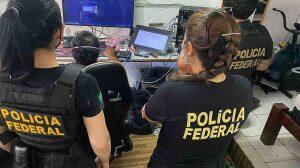 Agentes federais durante a operação contra estupros em dezembro de 2021