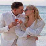 Paris Hilton casou com o empresário Carter Reum