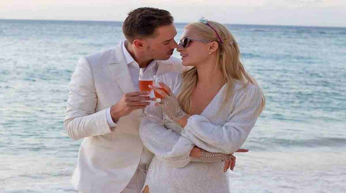 Paris Hilton casou com o empresário Carter Reum