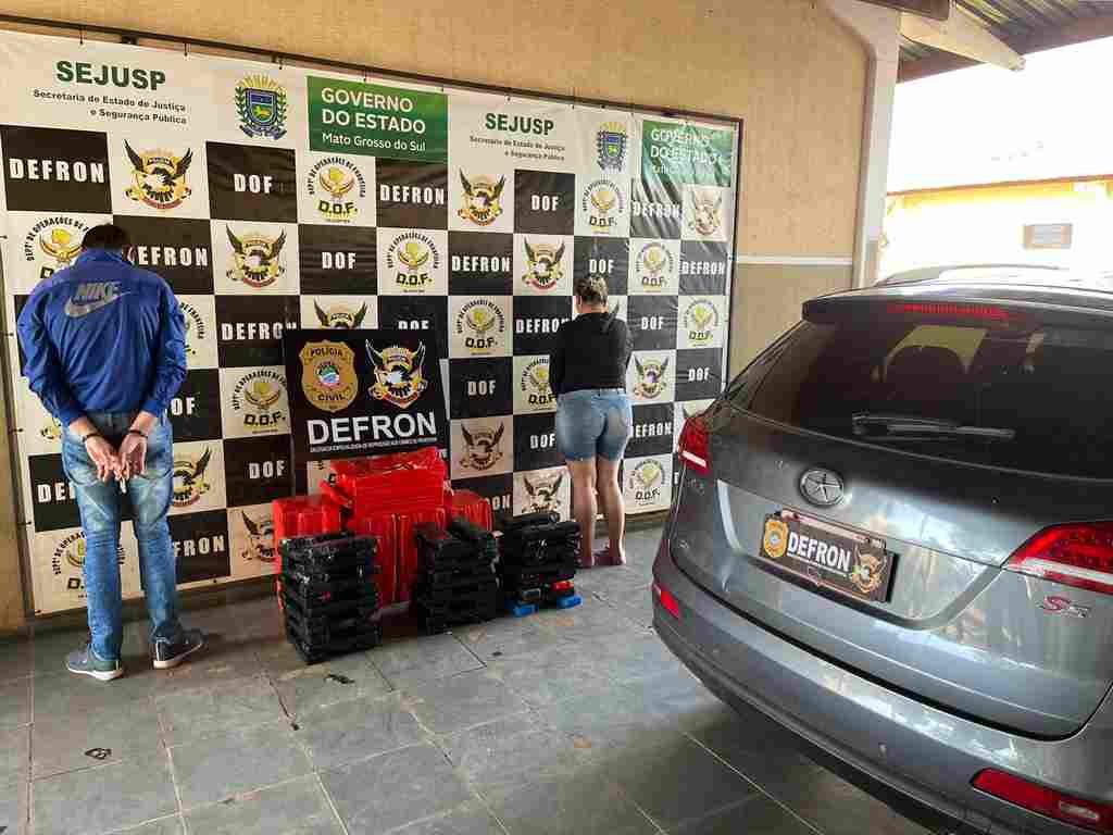 Mulher de 35 anos foi monitorada e presa pelos agentes da Defron