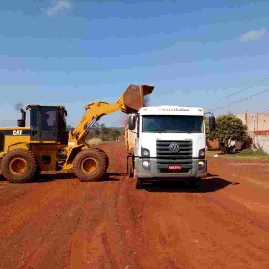 Ações garantem melhores condições de tráfego em ruas da área rural e urbana