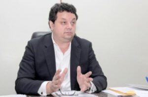 Ex-candidato almeja espaço em novo partido para disputar parlamento federal ou estadual.