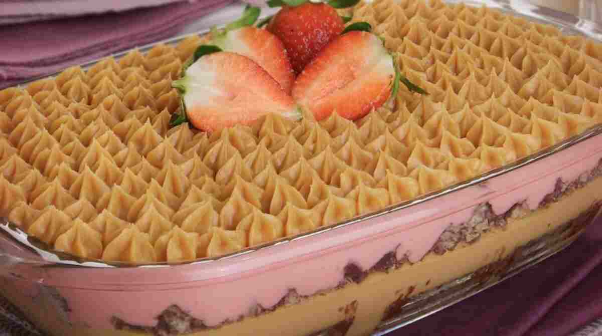 Pavê de morango com doce de leite