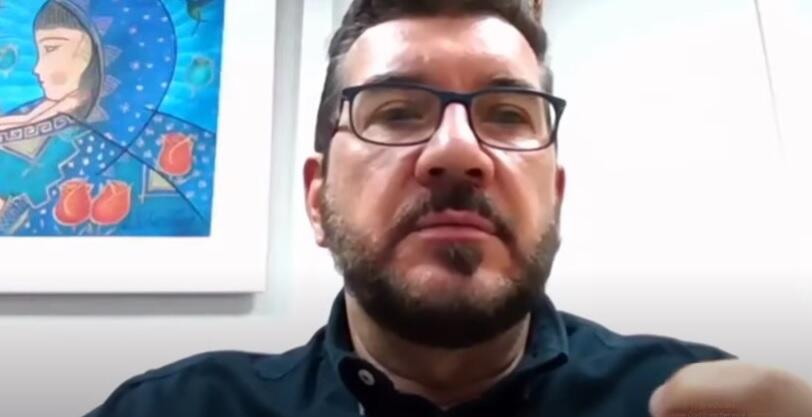 Candidatos usam as redes sociais para criticar as taxas de inscrição dos concursos.