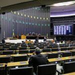 Plenário da Câmara em sessão de discussão da PEC dos Precatórios