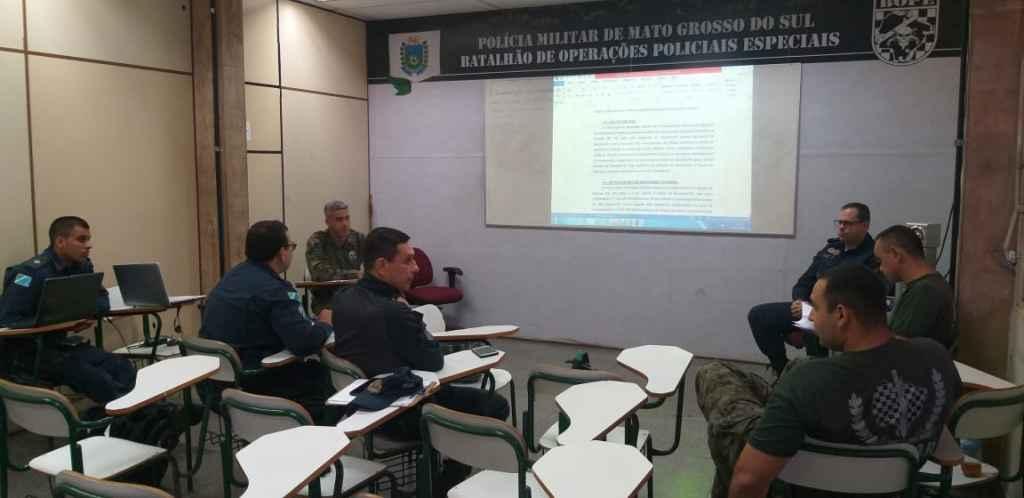 Policiais durante encontro com o Bope. Foto: Divulgação