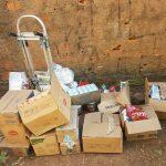 Mercadorias estavam em quintal da casa do suspeito de roubar a carga. (Foto: Polícia Civil)