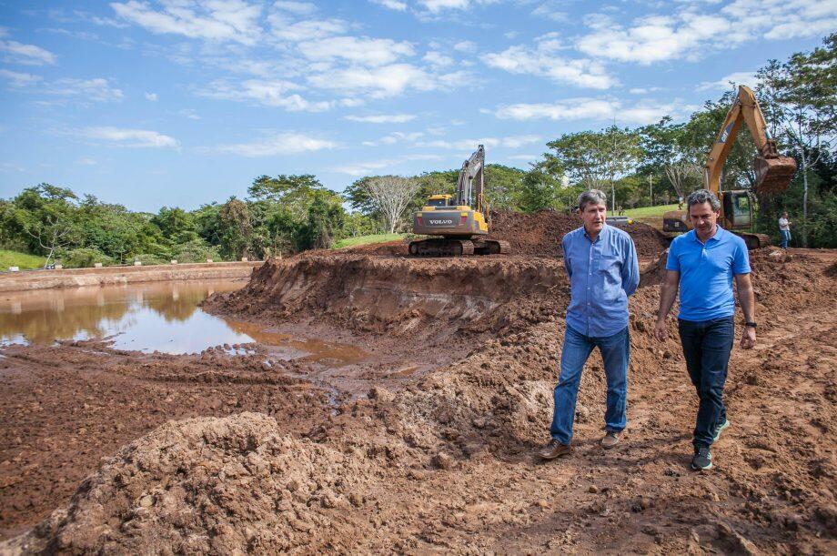 Prefeito Marquinhos Trad visitou obras do Parque das Nações Indígenas (Foto: Diogo Gonçalves/PMCG)