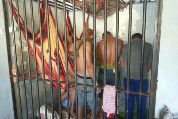 Detento foi agredido por grupo de três colegas (Ilustrativa)