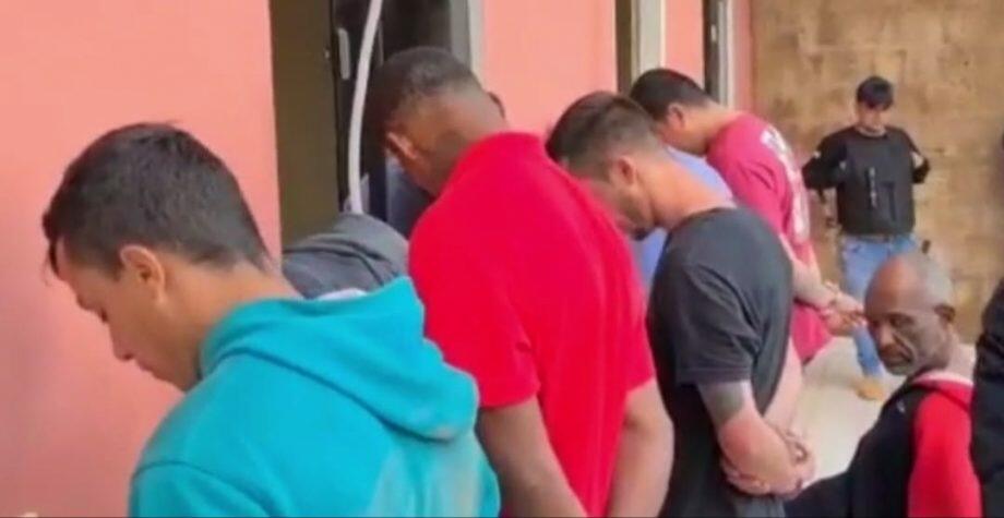 Seis foram presos durante operação nesta segunda-feira.