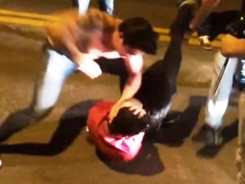 Toda agressão foi filmada (Foto: Reprodução)
