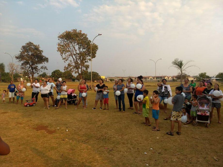 Mulheres reunidas em protesto depois de dois esfaqueamentos. Foto: Divulgação