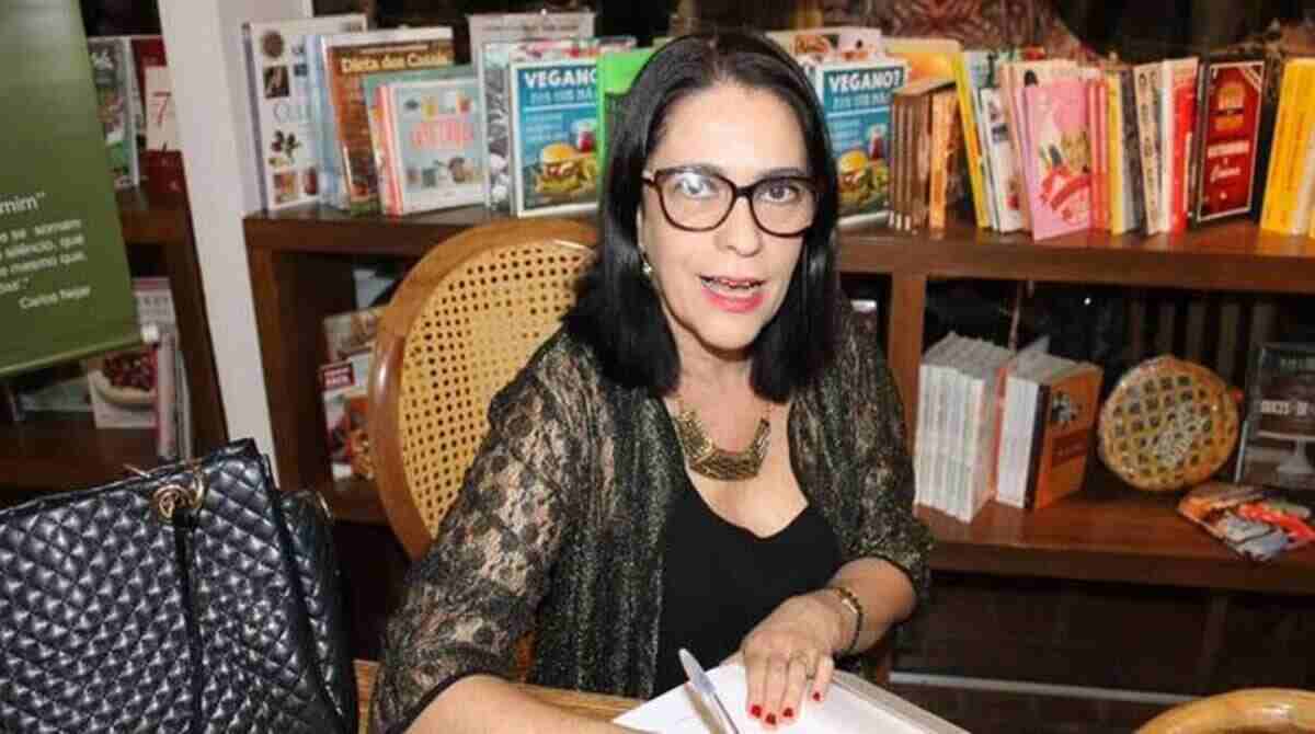 Raquel Naveira integra a Academia Sul-Mato-Grossense de Letras em Campo Grande