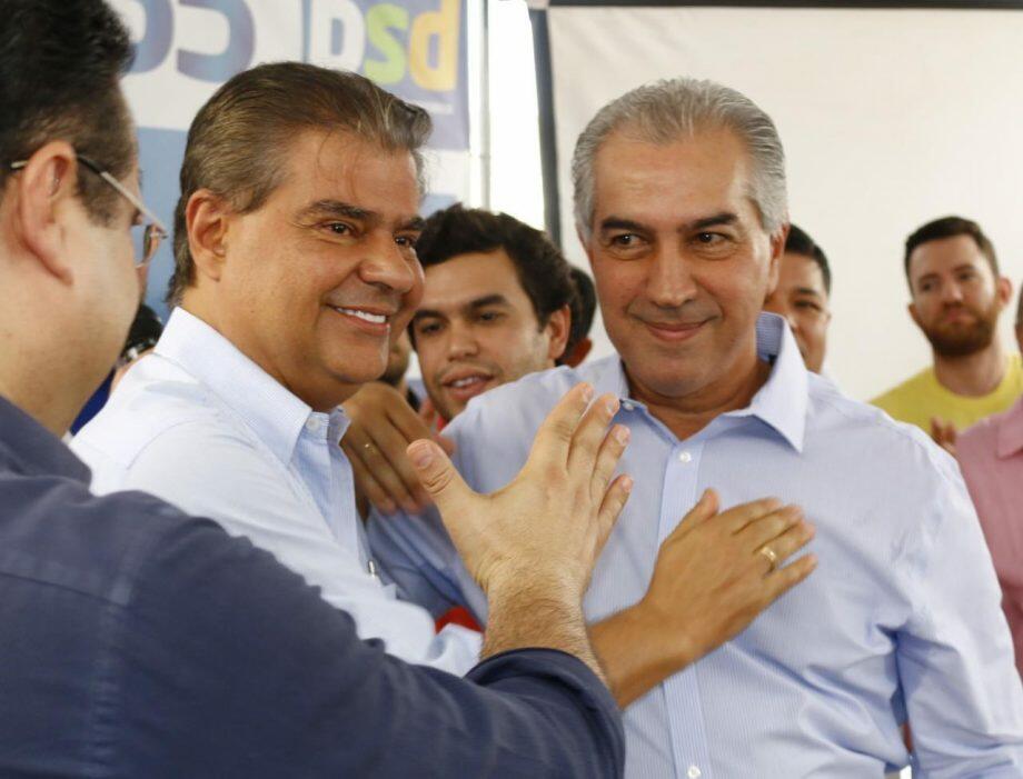 O abraço entre Nelsinho e Reinaldo (Foto: Minamar Júnior/Jornal Midiamax)