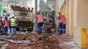 As obras são de revitalização de calçadas e drenagens.