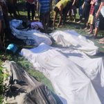 Vídeo compartilhados por moradores revelam corpos empilhados; em áudio que circula pelas redes