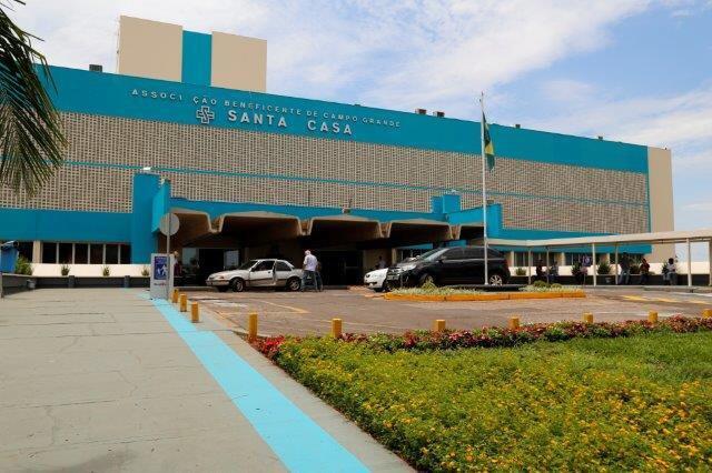 Vítima está internada na Santa Casa