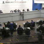 Vereadores durante sessão nesta terça-feira (28)