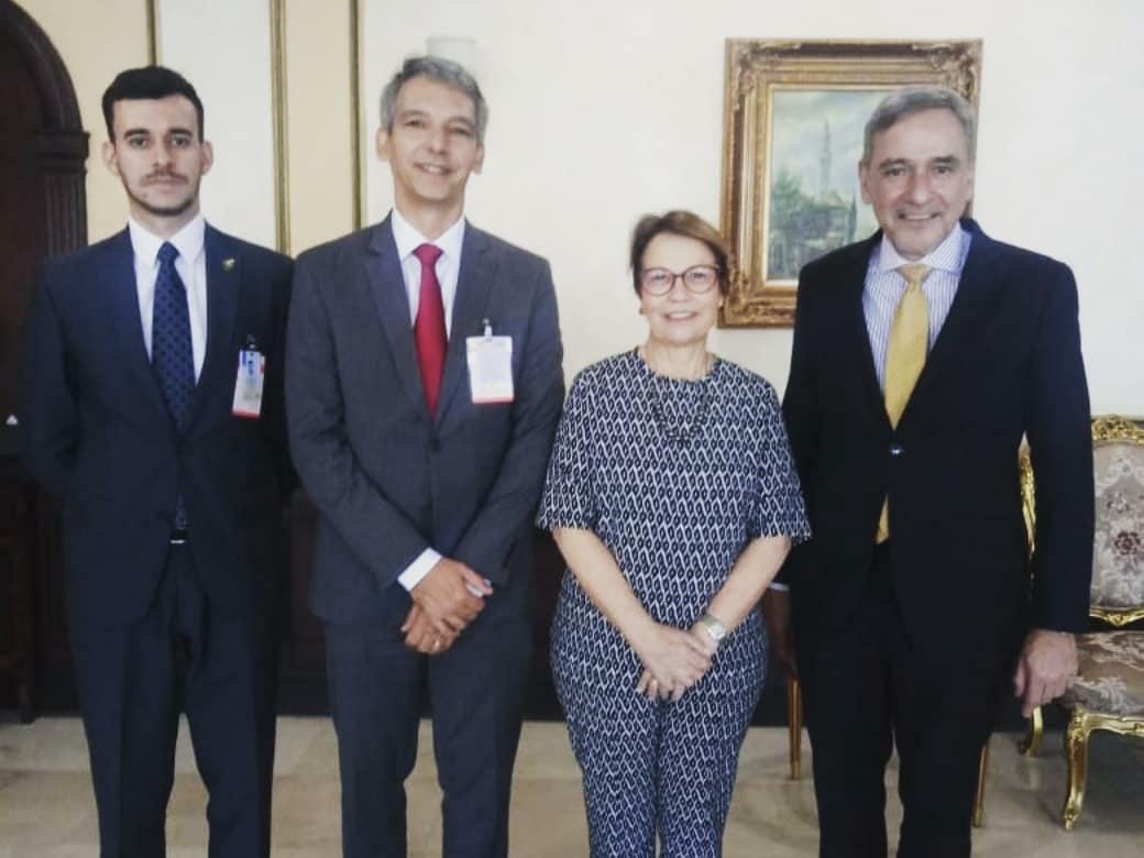 Tereza Cristina ao lado de equipe no Egito (Reprodução