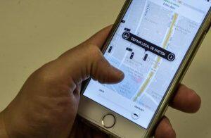 Aplicativo de transporte no celular mostra trajeto de viagem. (Arquivo/Jornal Midiamax).