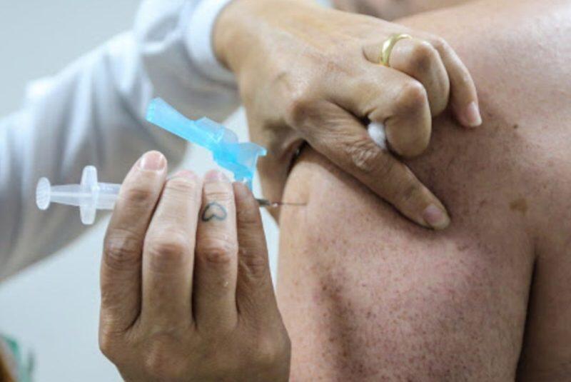 Aplicação do reforço acontece no Centro de Convivência do Idoso