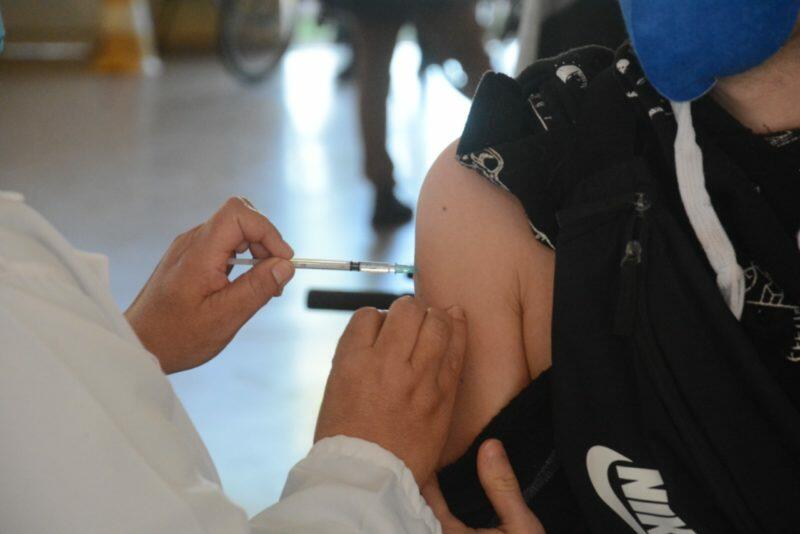 Saúde municipal também vai aplicar doses de reforço nesta quarta-feira