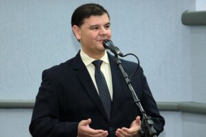 Vinicius Siqueira (Izaias Medeiros