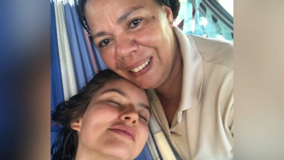Alanis Guillen e Gislene França em momento fofo de gratidão