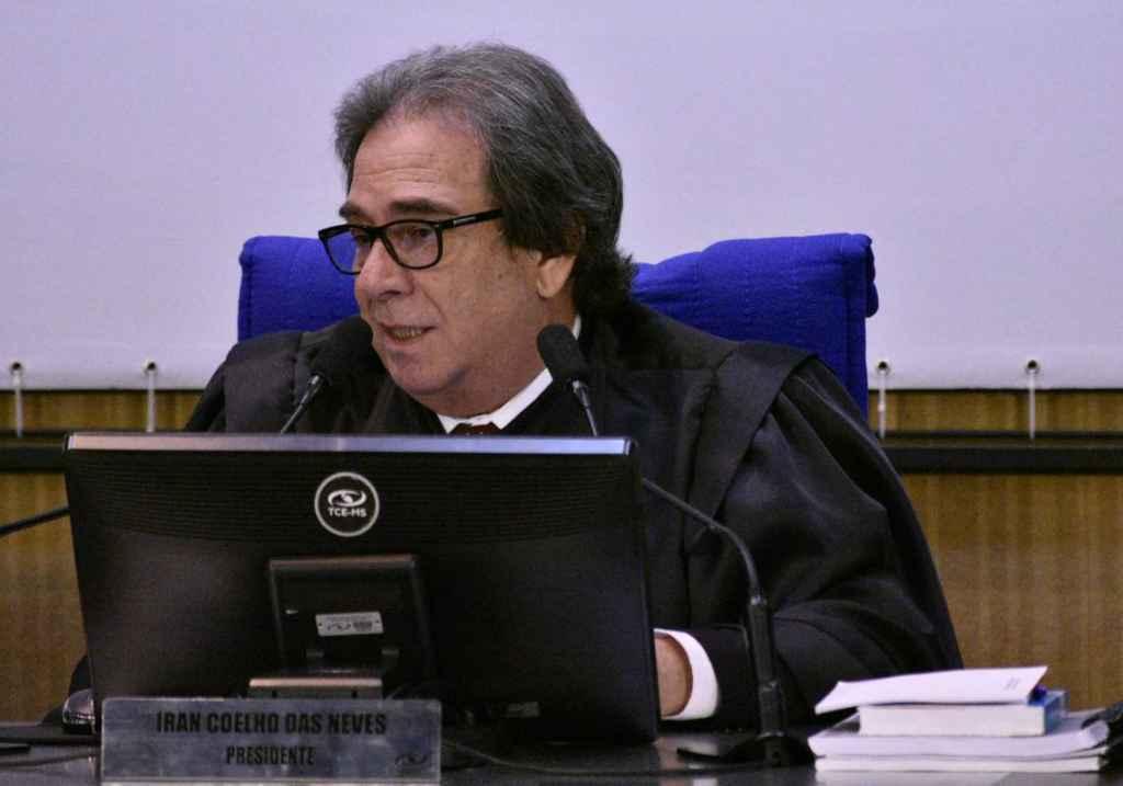 Sessão foi comandada pelo presidente do TCE-MS