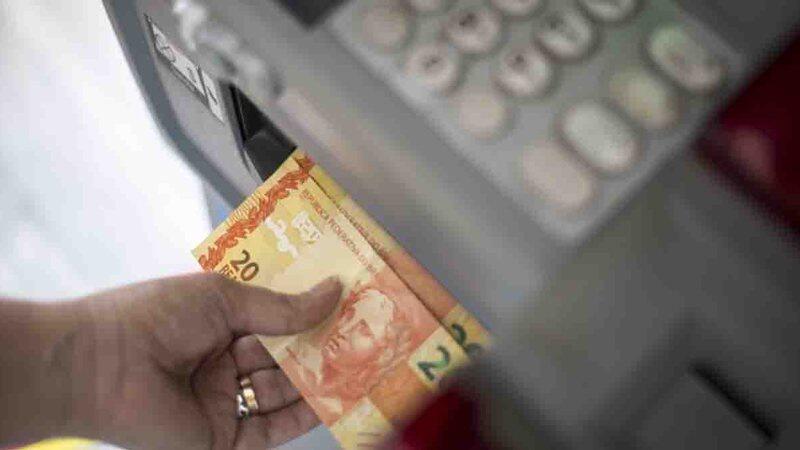 Trabalhadores podem sacar 2ª parcela do benefício hoje