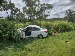 Carro roubado usado pelos suspeitos
