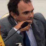 No vídeo
