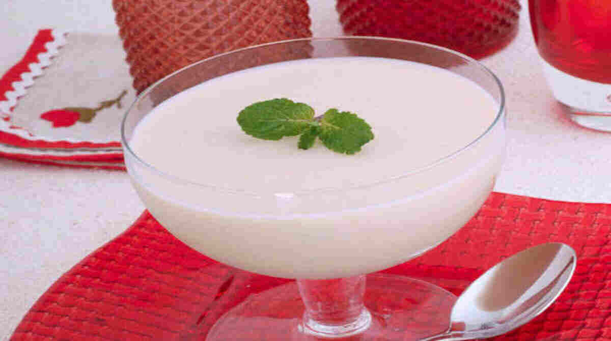 Mousse de abacaxi fica pronto em 30 minutos
